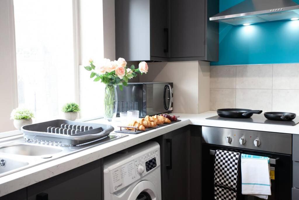 Stylish Central Location 2Bd Apartment Wigan Exterior foto